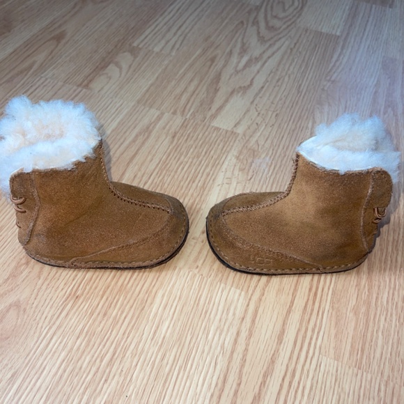 Toddler Ugg Faux Fur Lined Tan / Light Brown Boots Size Small - Picture 4 of 9